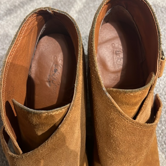 Luck Brand caramel color suede boots - Picture 4 of 4